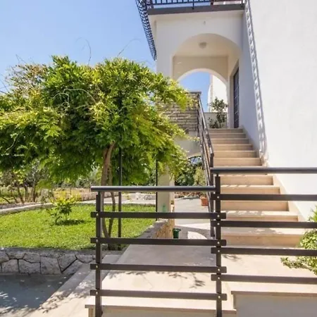 Mit Grossem Balkon Apartment